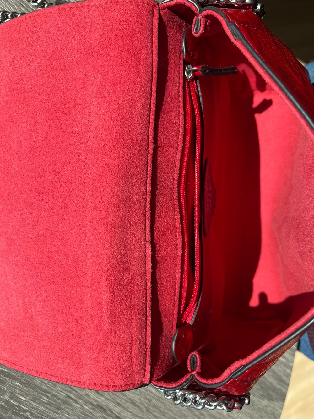 Mulberry Triple Chain Lily in Lancaster Red - Picture 13 of 14